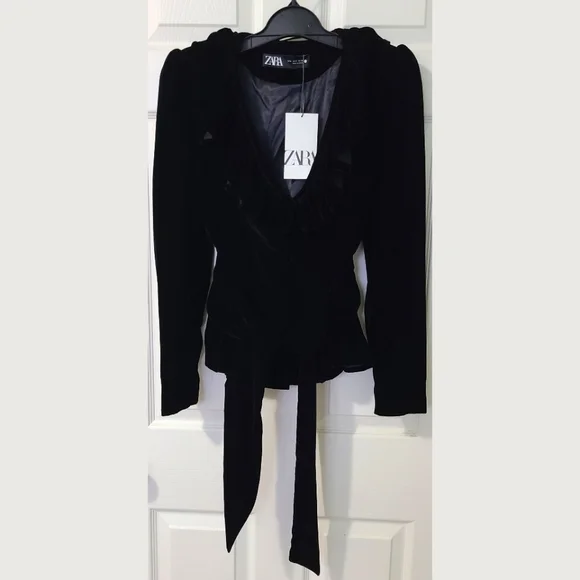ZARA Ruffled Velvet Blazer - Picture 3 of 7